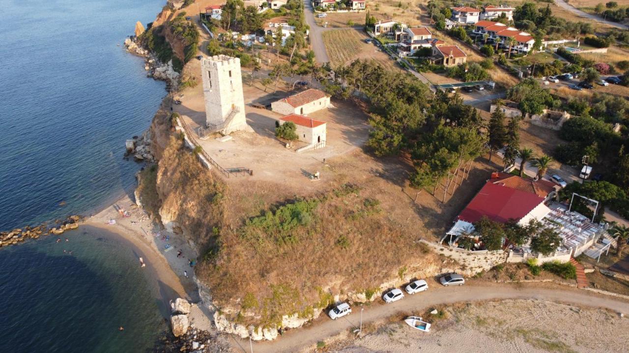 Villa Madeleine Tower View Néa Fókaia Exteriör bild